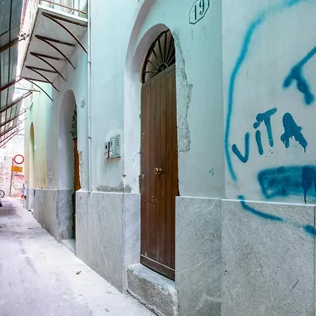 Guesthost - Ballaro Cozy With Balcony *