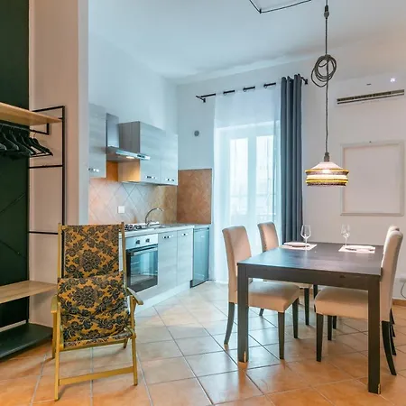 Apartment Ballaro Cozy With Balcony Palermo